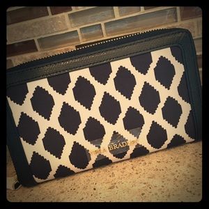 Vera Bradley Wallet IKat Spots Black/White